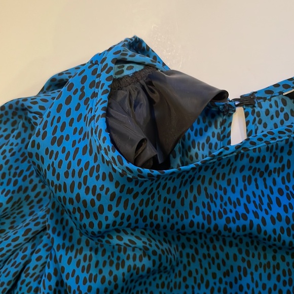 Banana Republic petite blouse. Blue and black. Silky feel polyester. XXSP. NWOT. - Picture 3 of 3